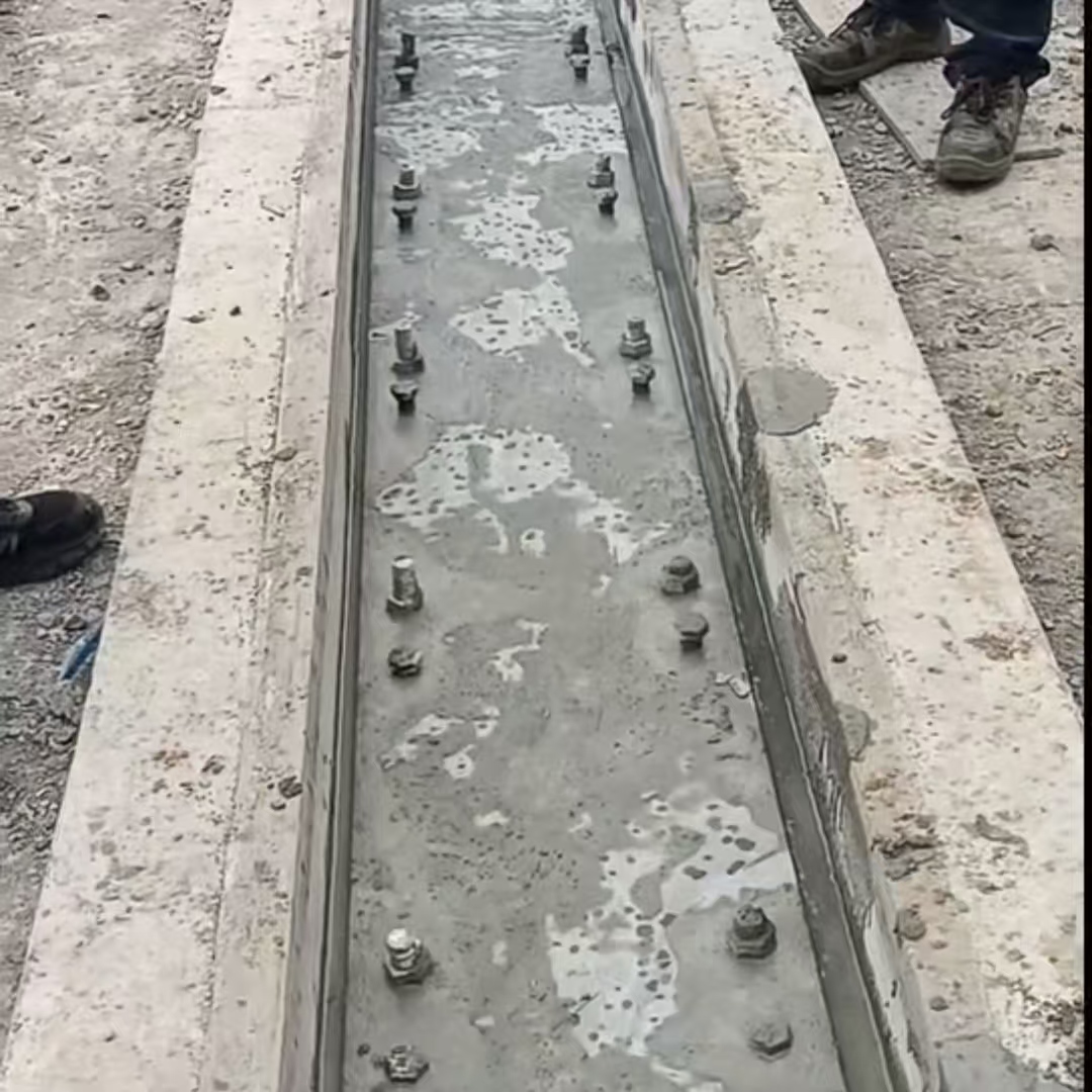 资源港口码头起重机龙门吊重型机械设备稳固用早强快凝轨道胶泥
